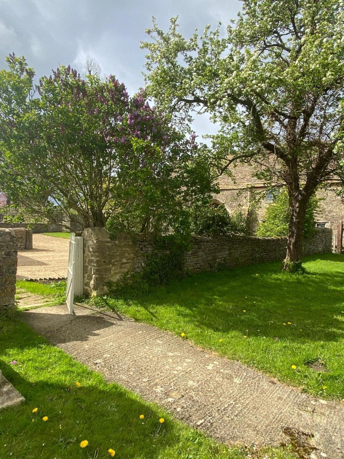The Barn At Church Farm Chippenham  Exterior foto
